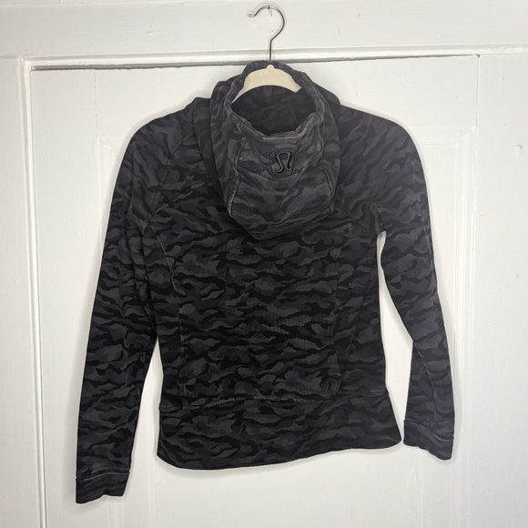 Lululemon Camo Scuba Sweatshirt Woman's Size 4 - Picture 4 of 5